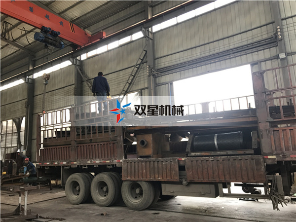 廢<a href='http://www.sand-stone.cn/' target='_blank'><span>金屬粉碎機</span></a>設備現(xiàn)場發(fā)貨