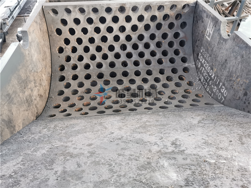 鋁型材粉碎機(jī)<a href='http://www.sand-stone.cn/case/502.html' target='_blank'><span>篩板</span></a>結(jié)構(gòu)