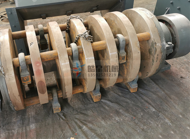 金屬破碎機<a href='http://www.sand-stone.cn/case/501.html' target='_blank'><span>錘頭</span></a>