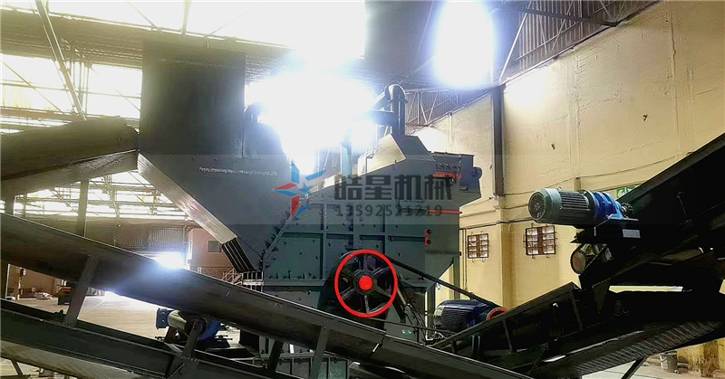2000型<a href='http://www.sand-stone.cn/' target='_blank'><span>金屬粉碎機</span></a>生產(chǎn)線設(shè)備客戶現(xiàn)場運行照片