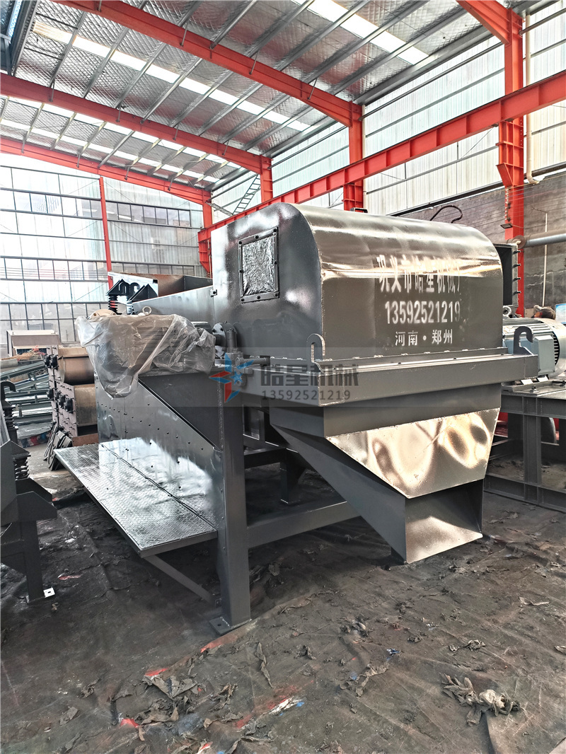 <a href='http://www.sand-stone.cn/line/591.html' target='_blank'><span>跳鋁機(jī)</span></a>渦電流分選機(jī)廢鋁粉碎分選設(shè)備生產(chǎn)現(xiàn)場(chǎng)