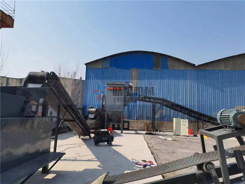廢鋁破碎機(jī)作業(yè)現(xiàn)場 廢鋁破碎機(jī)作業(yè)現(xiàn)場