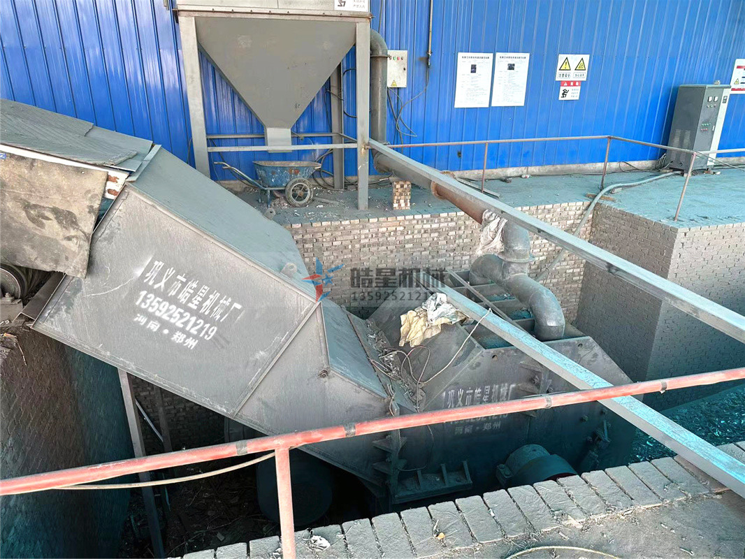 金屬粉碎機(jī) <a href='http://www.sand-stone.cn/' target='_blank'><span>金屬粉碎機(jī)</span></a>